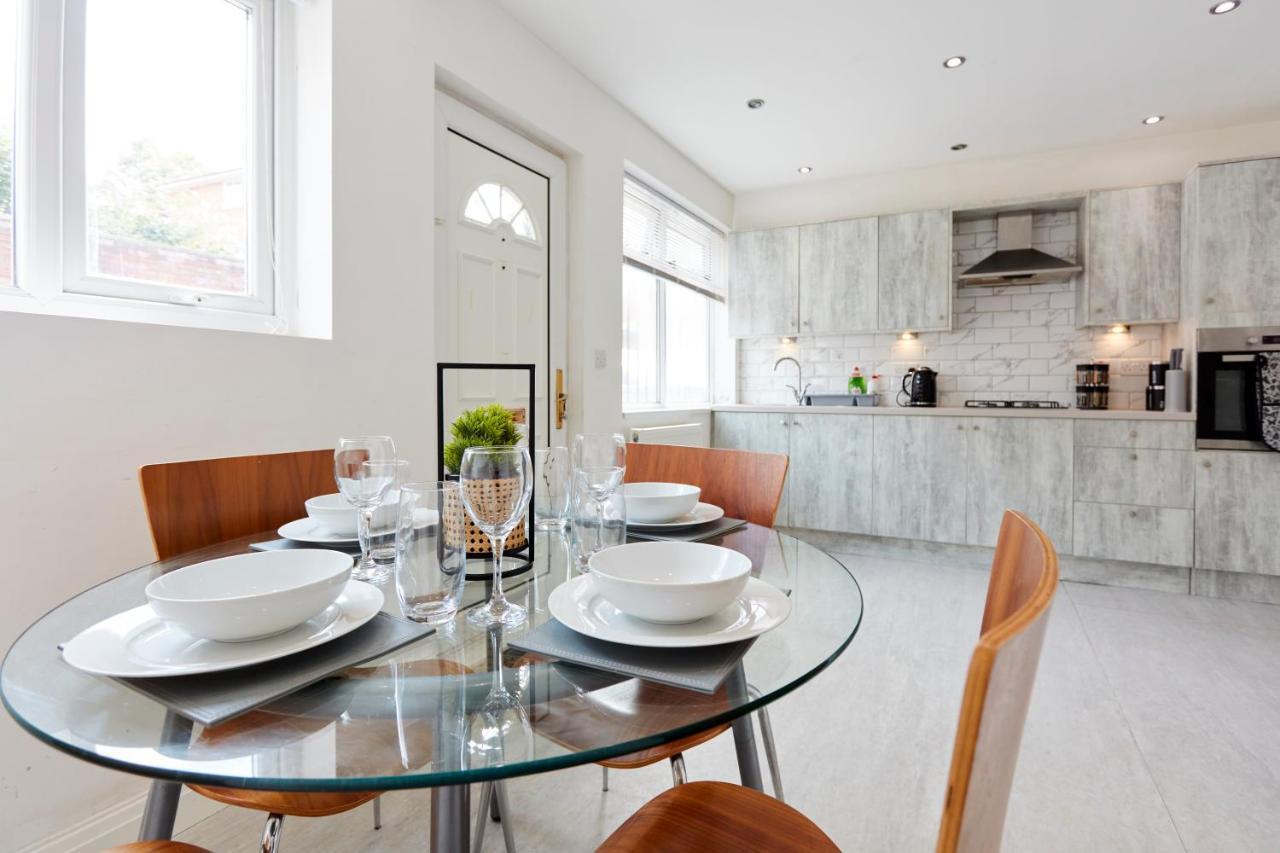 Spacious Home Close To City Centre Location Leeds  Exteriér fotografie